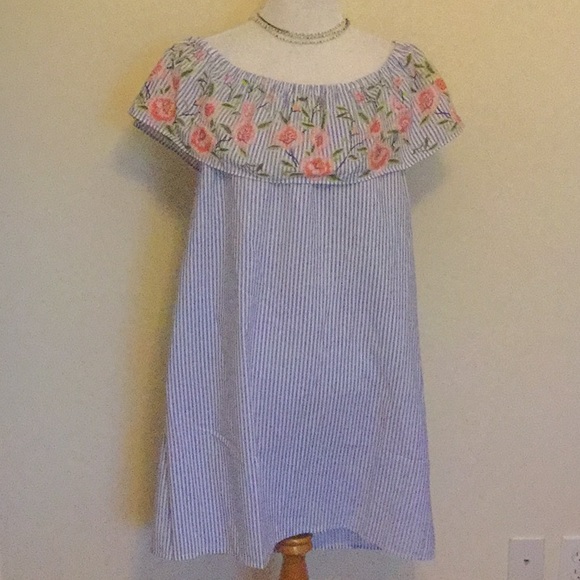 Dresses & Skirts - Off the Shoulder Dress NWT